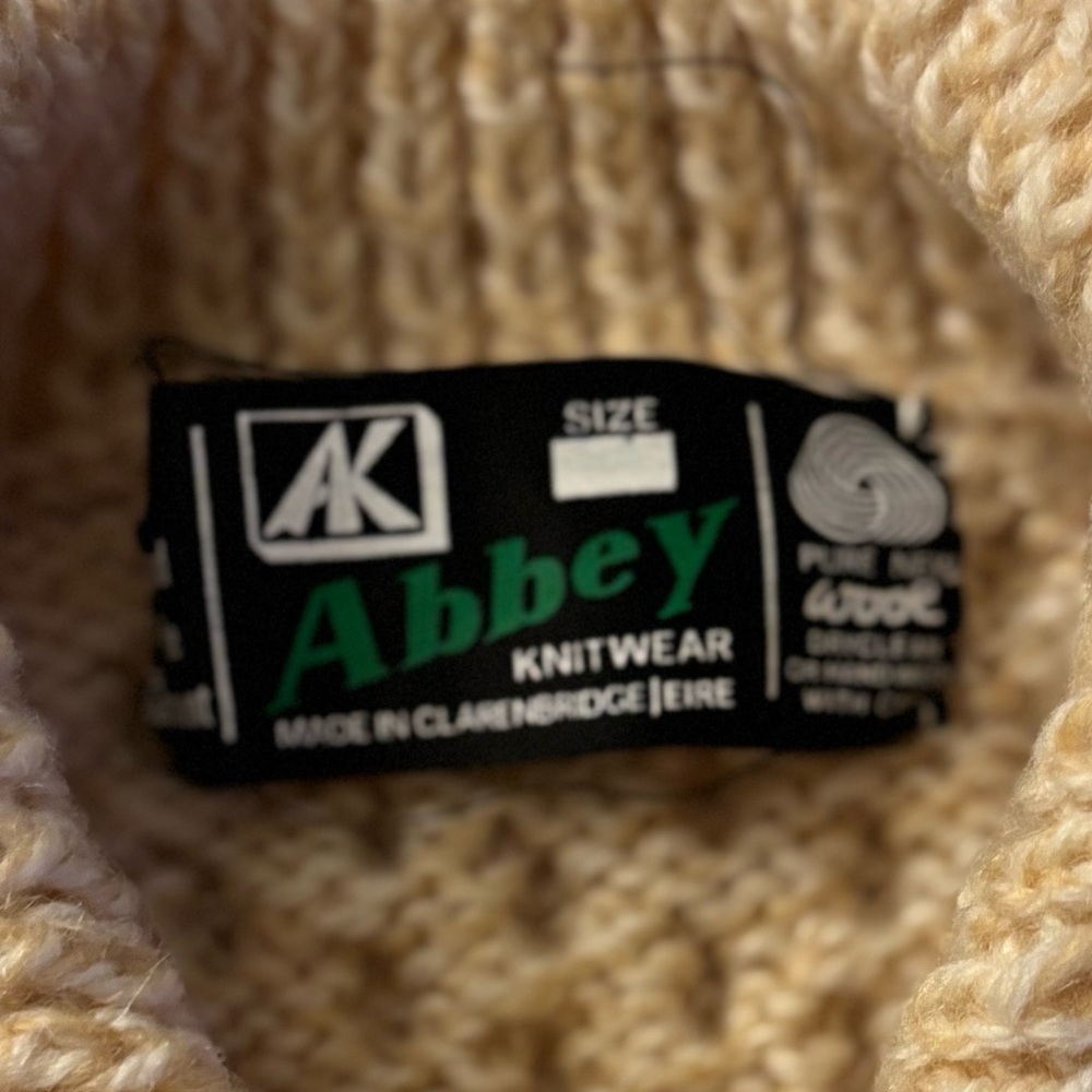 Vtg Abbey Knitwear 100% Irish
Wool Fisherman Chunky Cable Cardigan Sweater S/M - Picture 6 of 14